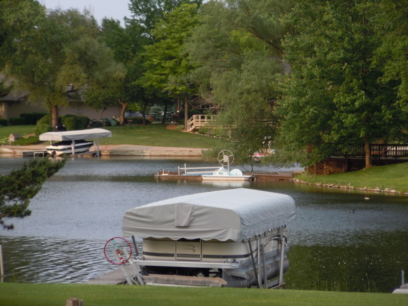 LAKE SHERWOOD COMMERCE TOWNSHIP MICH